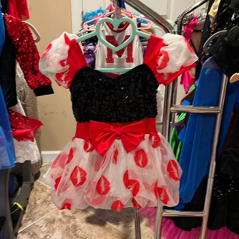 Weismann costume with kiss lips